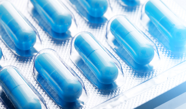 Změna v zákoně může zkomplikovat distribuci léčiv. Výrobci varují před nekontrolovaným vývozem do zahraničí  