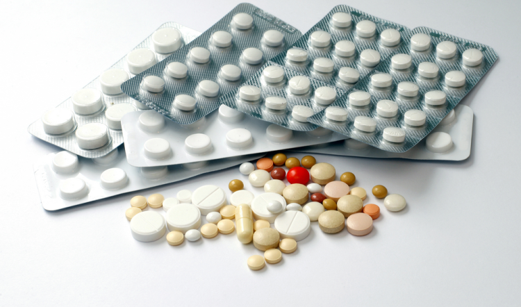 Výrobci a distributoři léků bojují proti padělkům. Bude zaveden systém ověřování léků