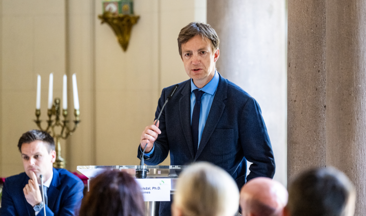 ROZHOVOR s MUDr. Tomášem Doležalem, PhD.: Léky budou dražší. Mohli bychom víc zohledňovat jejich přínos