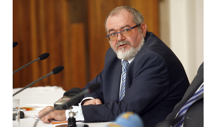 ROZHOVOR s prezidentem Svazu zdravotních pojišťoven: Racionální kroky musejí směřovat k efektivnějšímu použití peněz ve zdravotnictví