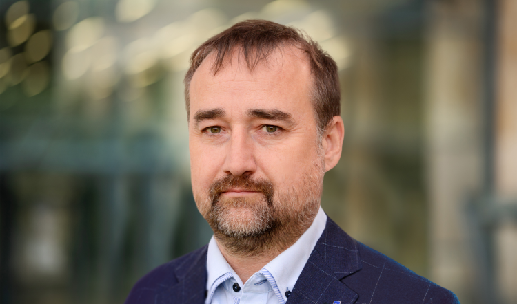 ROZHOVOR S MUDr. Bábíčkem: Očkování je „stará vesta“, lidé raději věří senzacím